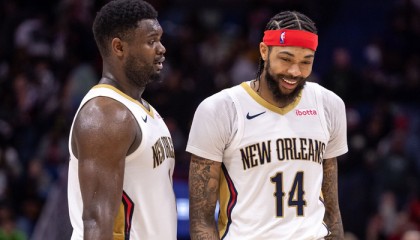  锡安复出贡献两双鹈鹕主场力克步行者止住连败  