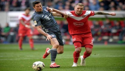  帕德博恩客场逼平强队收获宝贵一分  