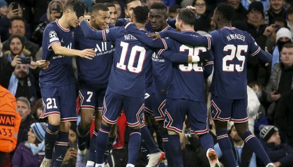  法甲老牌劲旅破产重组引震荡  