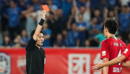  VAR争议判罚引发主帅集体炮轰  